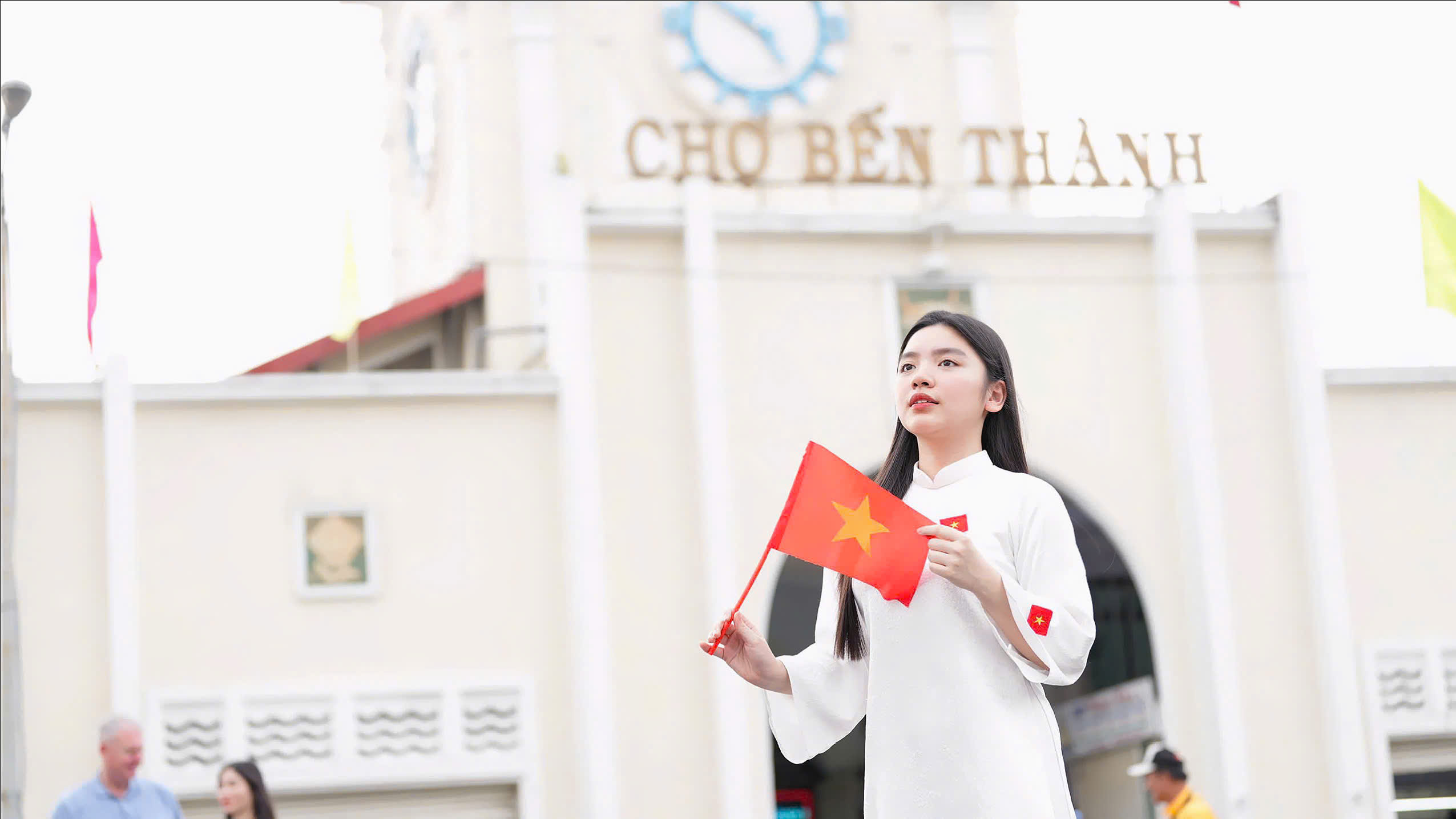 ENИI - Áo dài chợ Bến Thành